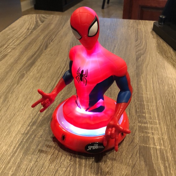 Spider-Man Nightlight and Light Switch Cover - Picture 7 of 8